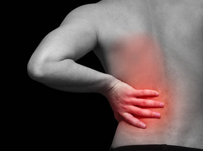 の 左側 背中 痛み ストレスのせい？「背中の痛み」息苦しい、右側・左側だけ痛い…何科を受診？