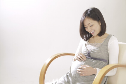 妊婦さんの腰痛のイメージ写真